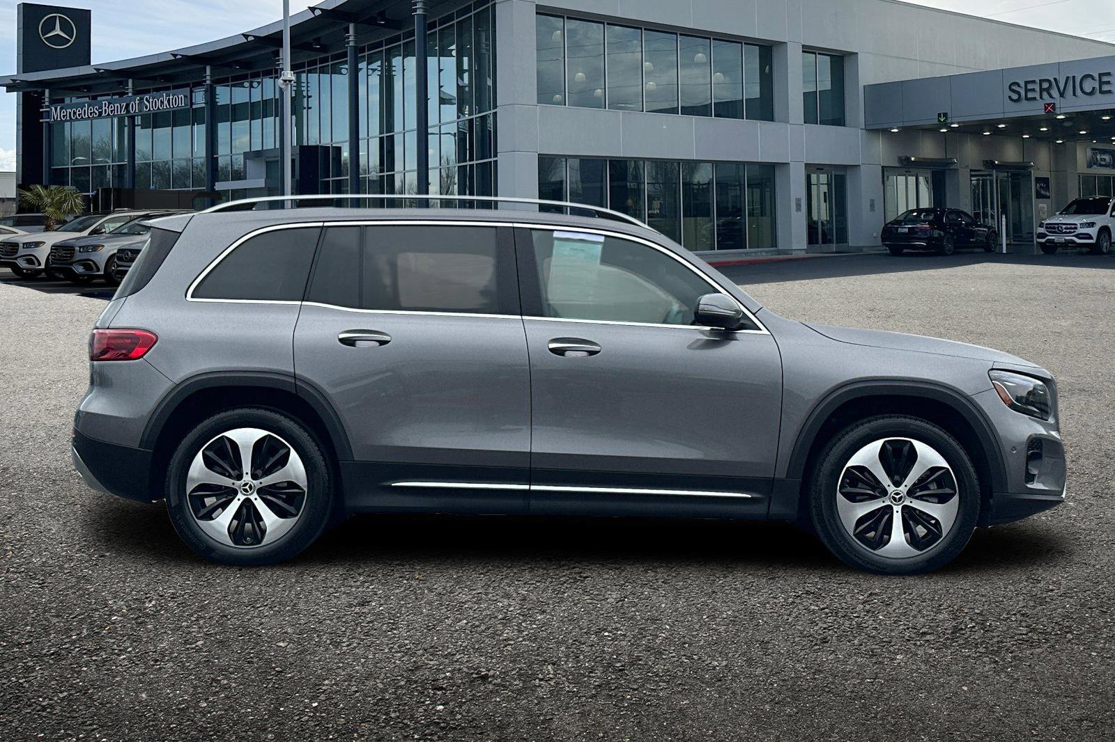 Certified 2025 Mercedes-Benz GLB 250 4MATIC image 3