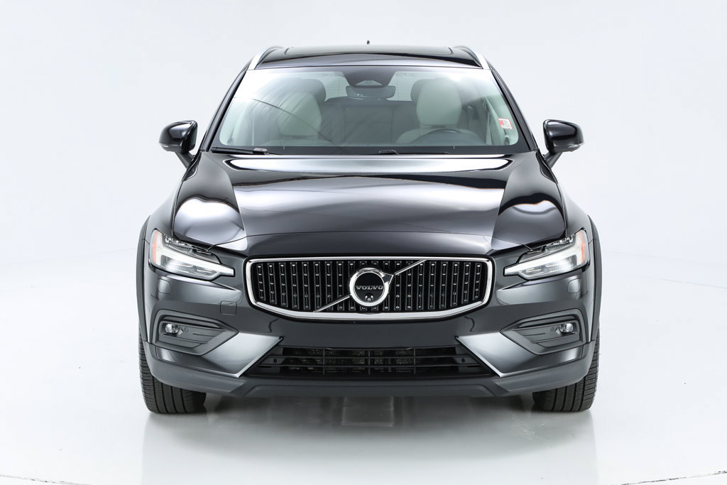 Used 2024 Volvo V60 B5 Cross Country Plus w/ Protection Package Premier AWD/4WD image 20