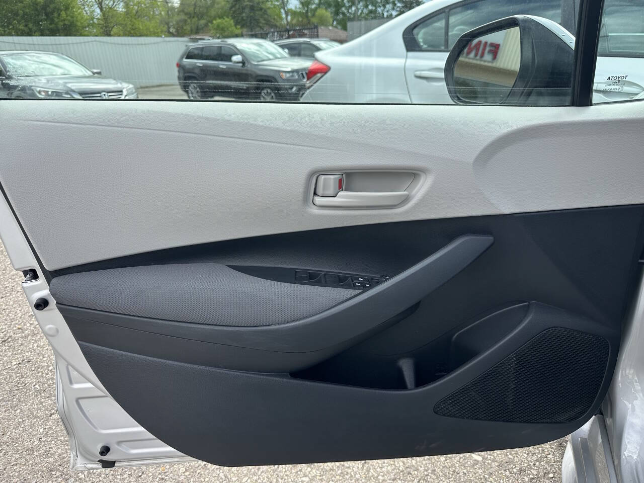 Used 2023 Toyota Corolla LE w/ Carpet Mat Package (TMS) FWD image 22