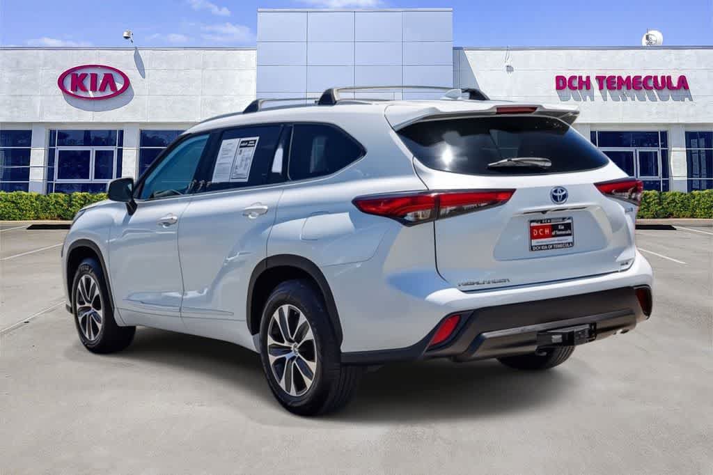 Used 2022 Toyota Highlander XLE FWD image 6