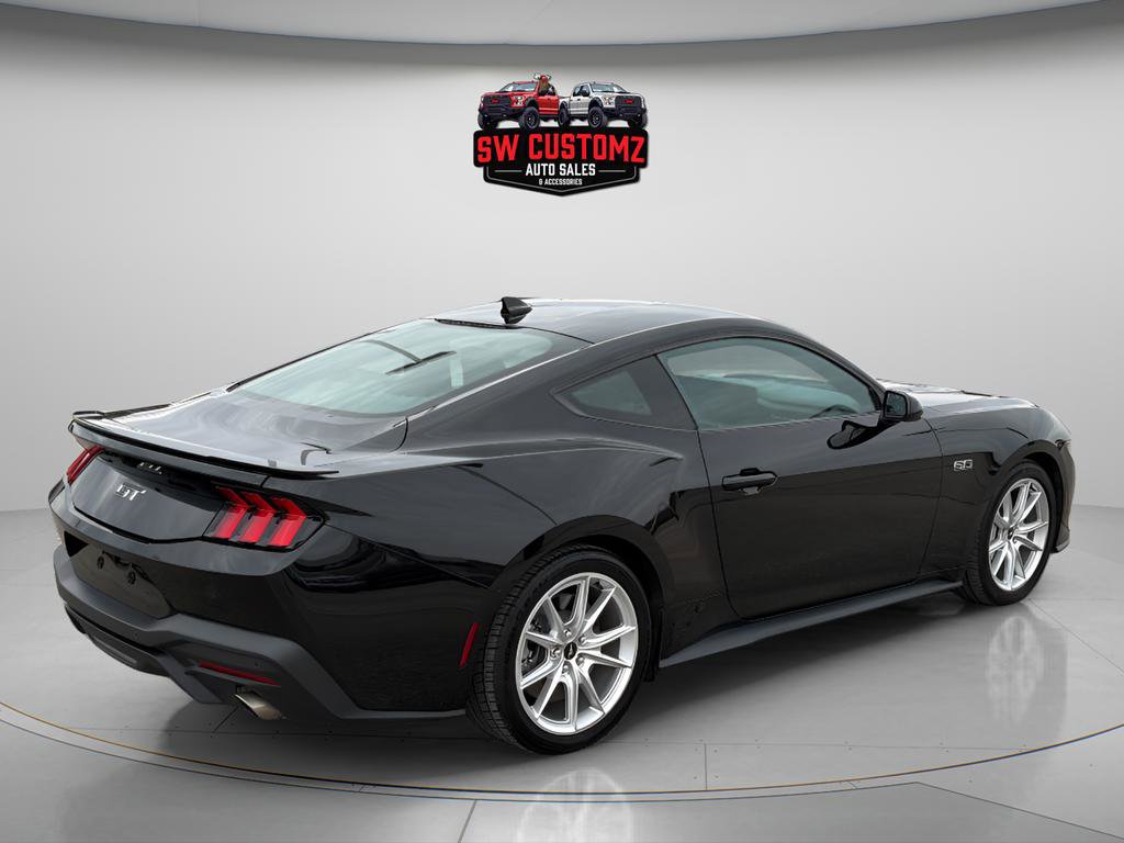 Used 2024 Ford Mustang GT Premium image 7