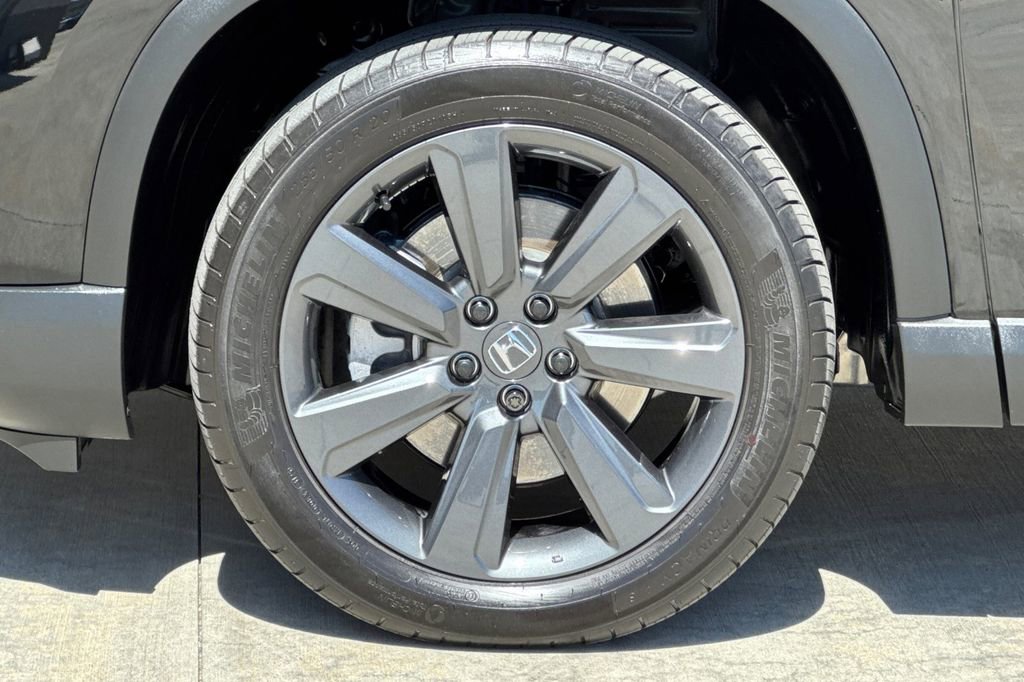 Certified 2025 Honda Pilot Sport image 35