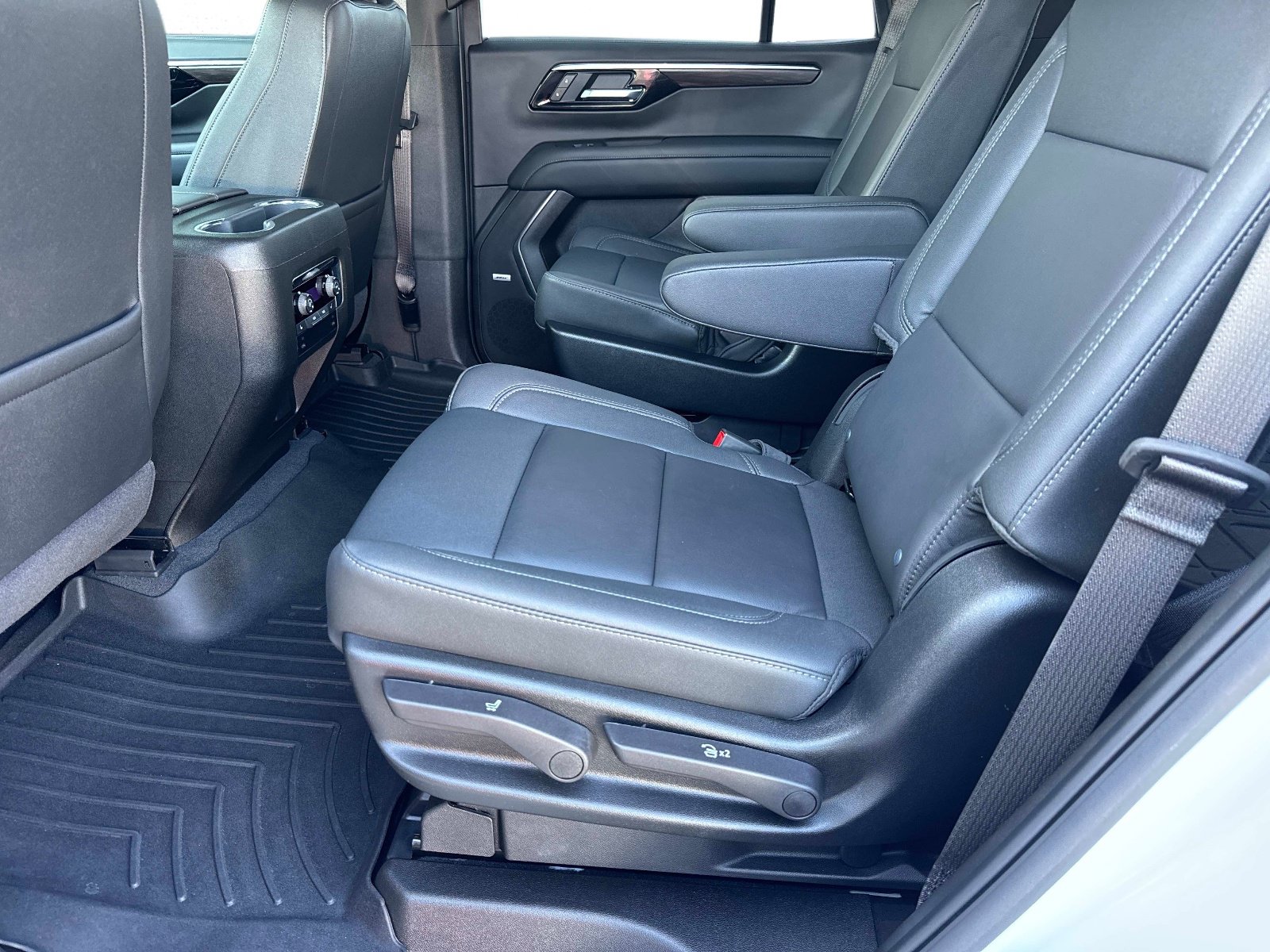 Used 2026 Chevrolet Tahoe LT w/ Comfort Package AWD/4WD image 15