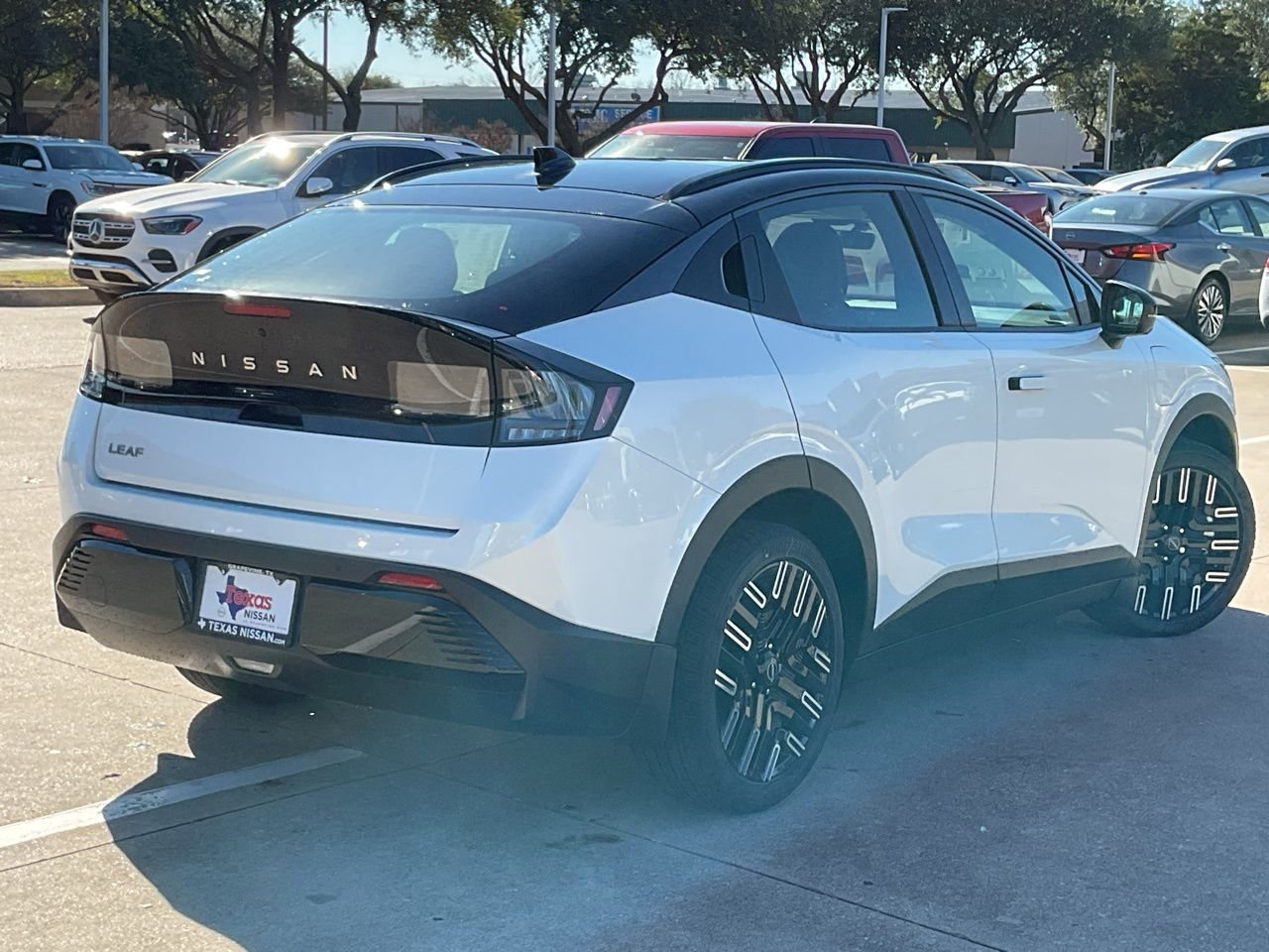 New 2026 Nissan Leaf Platinum+ w/ Cargo Package (Platinum+) image 5