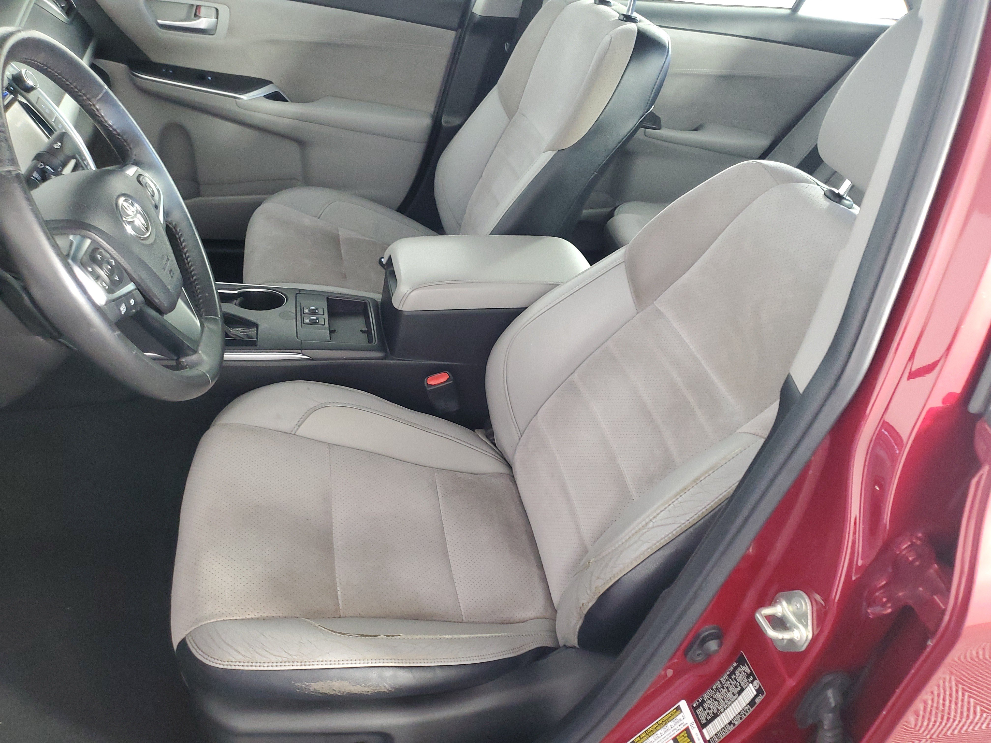 Used 2017 Toyota Camry XSE w/ Moonroof Package FWD image 12
