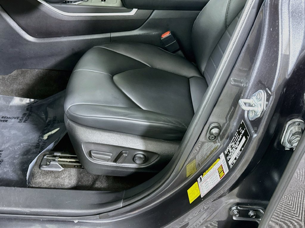 Used 2023 Toyota Highlander XLE FWD image 25