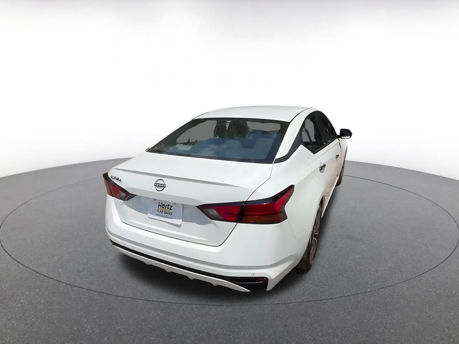 Used 2025 Nissan Altima 2.5 SV FWD image 14