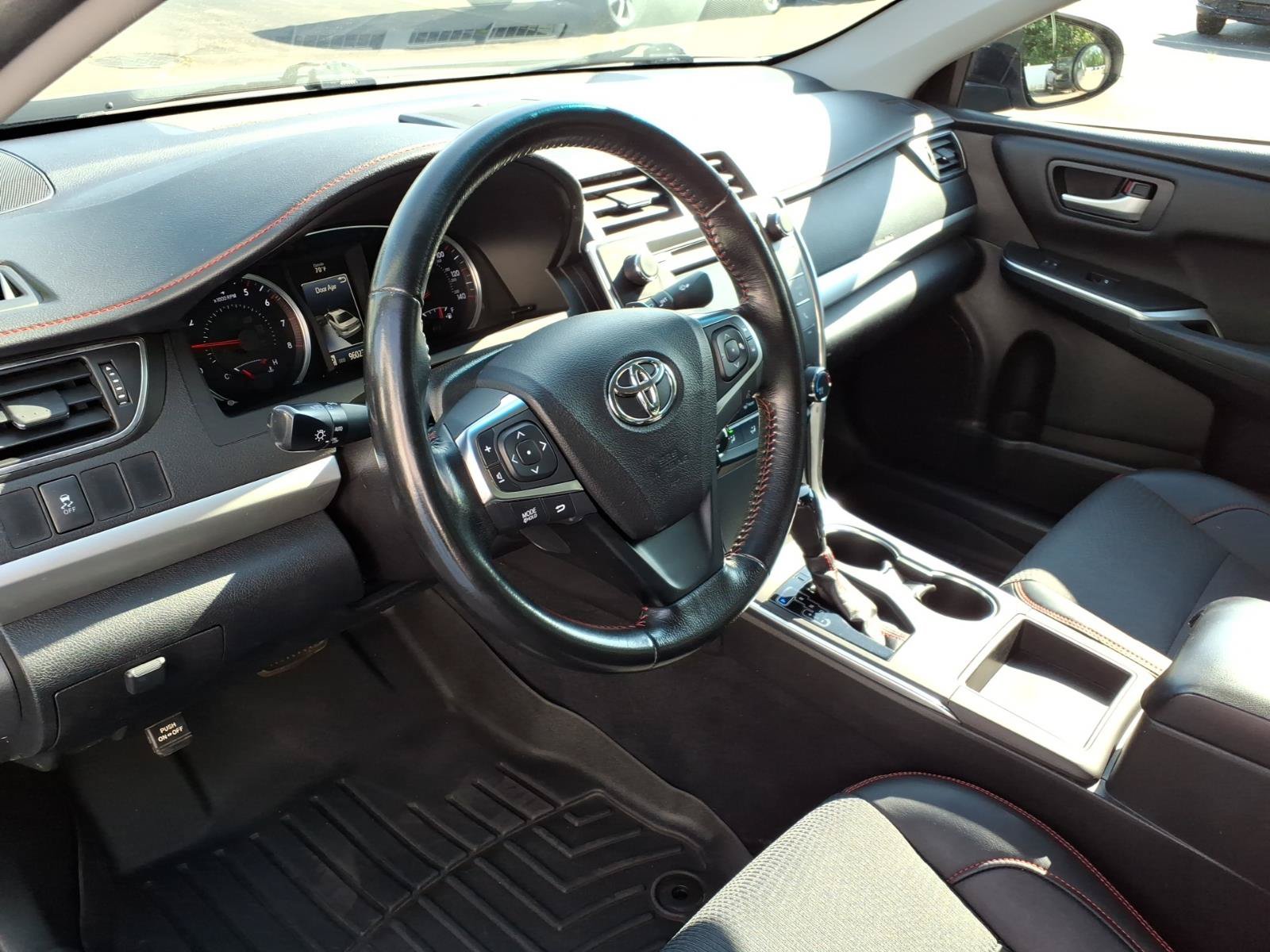 Used 2016 Toyota Camry SE FWD image 14