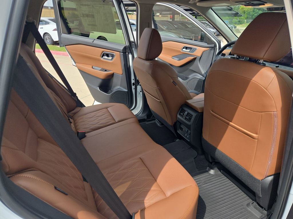 New 2026 Nissan Rogue Platinum w/ Platinum Premium Package AWD/4WD image 15