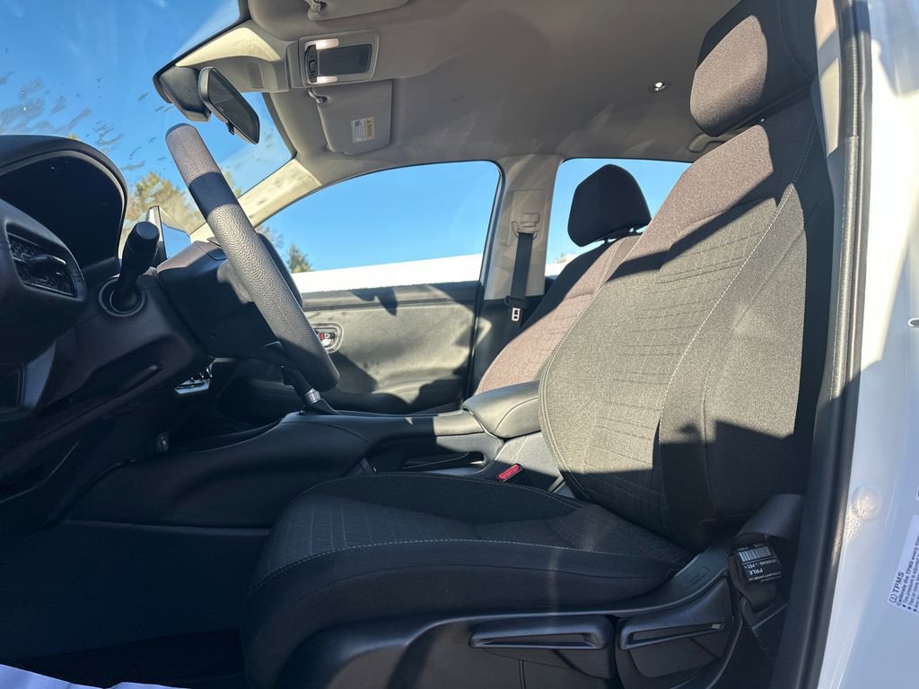 Used 2023 Honda HR-V LX image 3