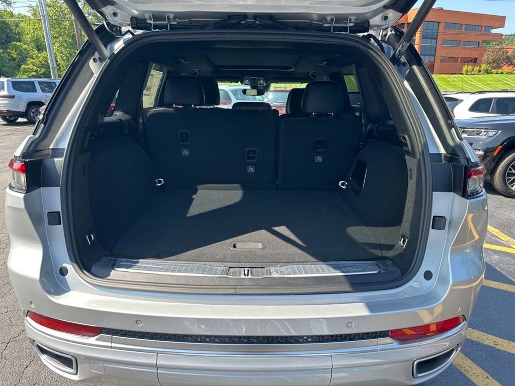 Used 2023 Jeep Grand Cherokee Summit image 9