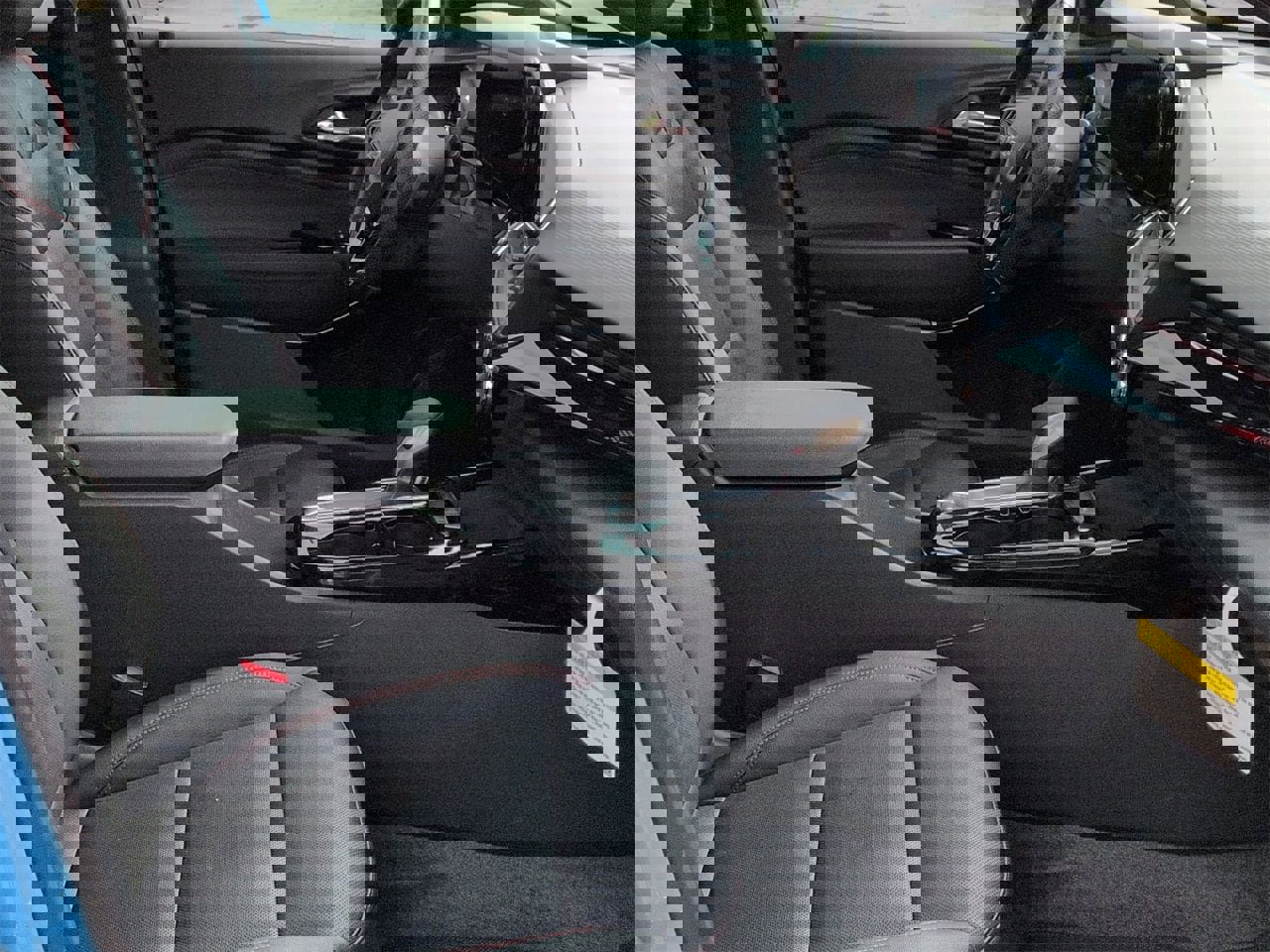 Used 2025 Chevrolet Trax RS w/ Driver Confidence Package image 25