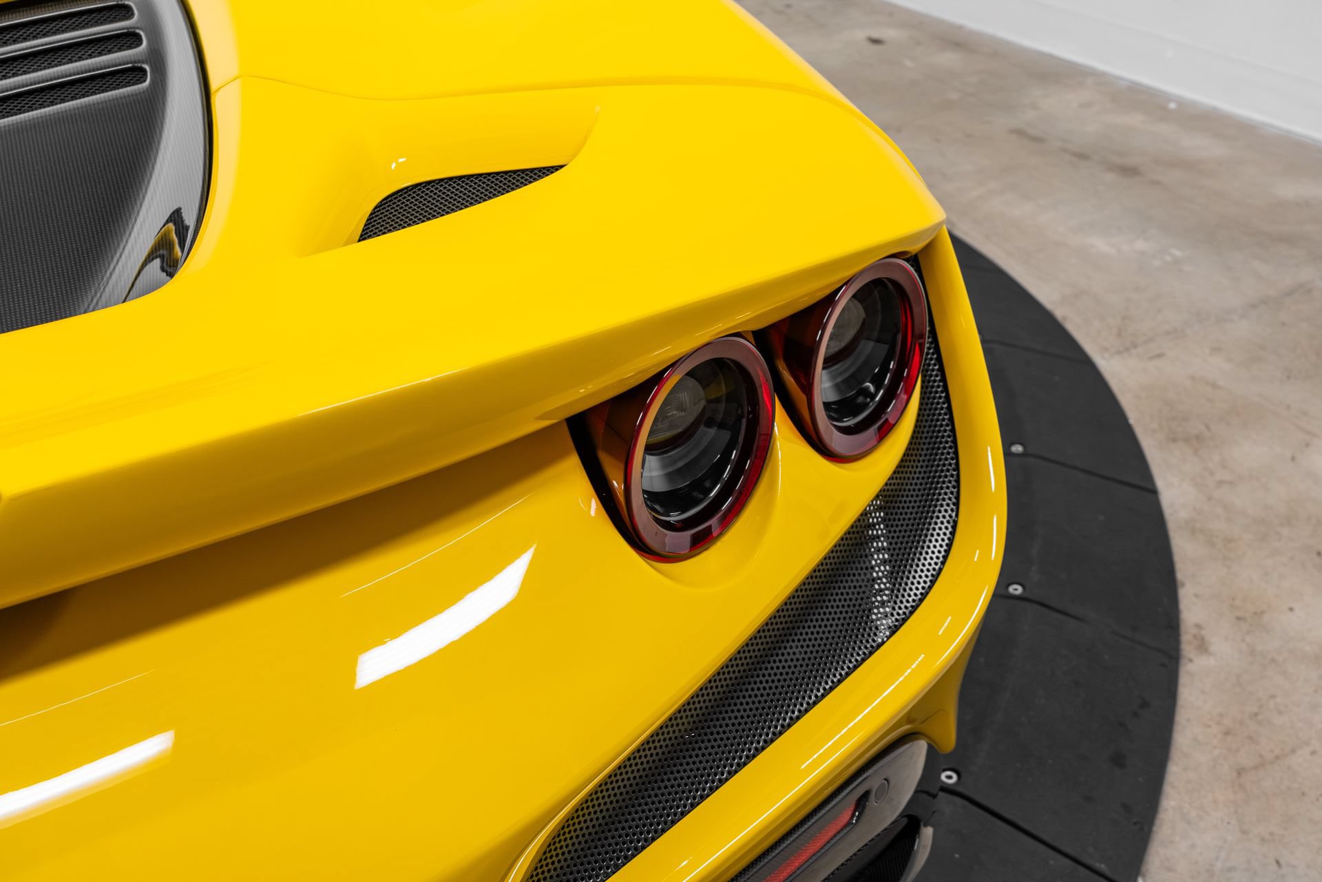 Certified 2022 Ferrari F8 Tributo RWD image 48