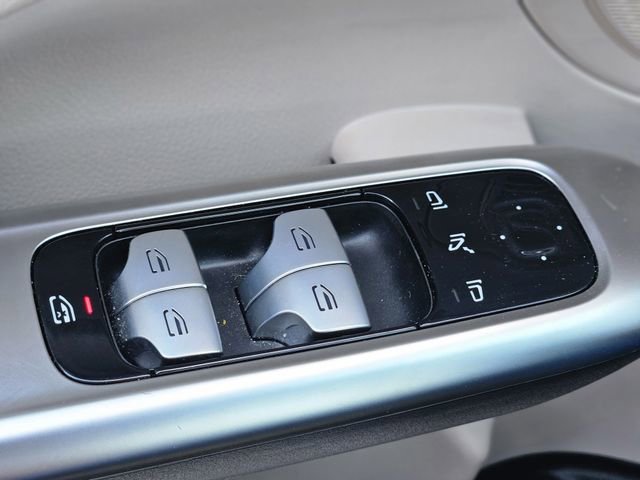 Used 2025 Mercedes-Benz C 300 4MATIC Sedan image 23