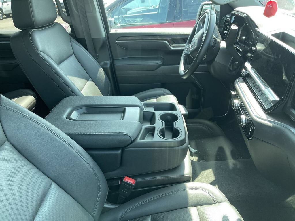 Used 2025 GMC Sierra 1500 SLT AWD/4WD image 4