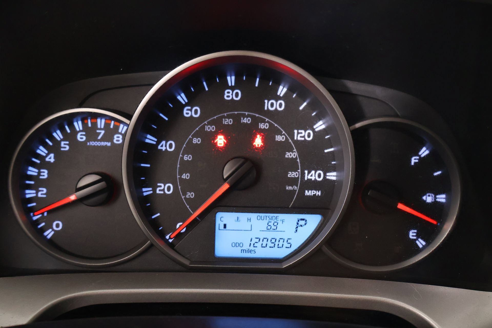 Used 2016 Toyota RAV4 LE image 4