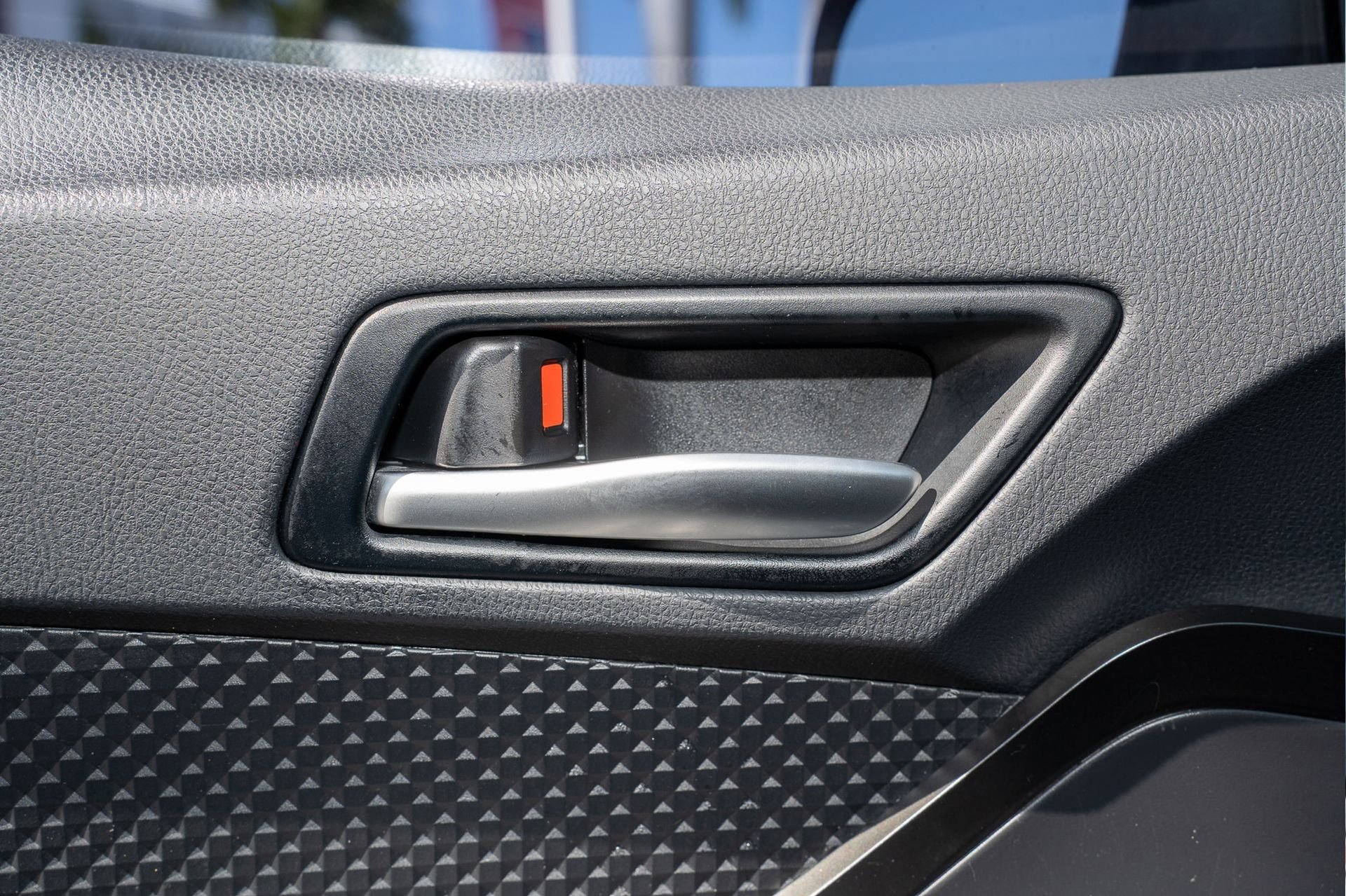 Used 2019 Toyota C-HR LE image 26