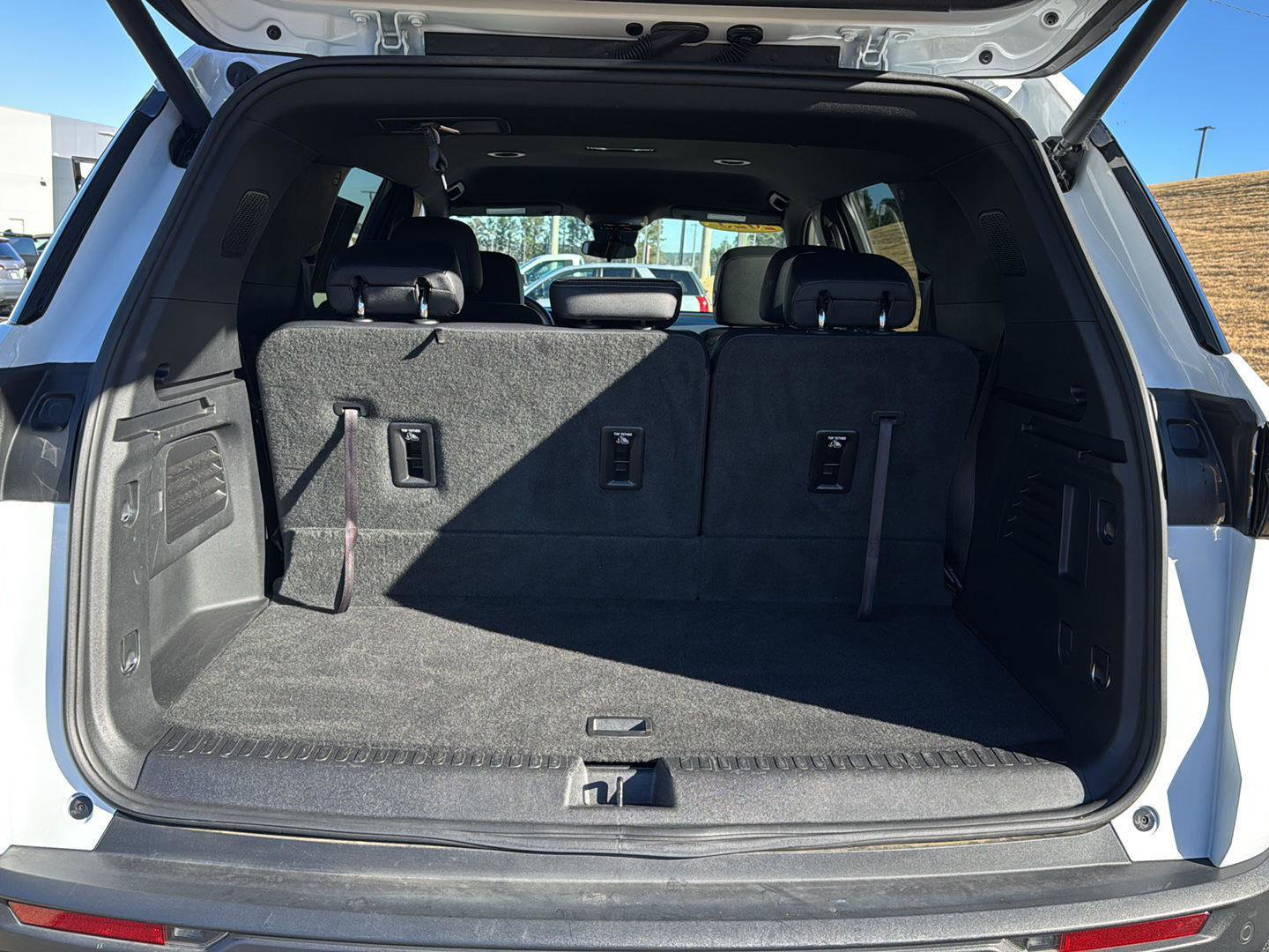 Used 2025 Chevrolet Traverse LT image 28