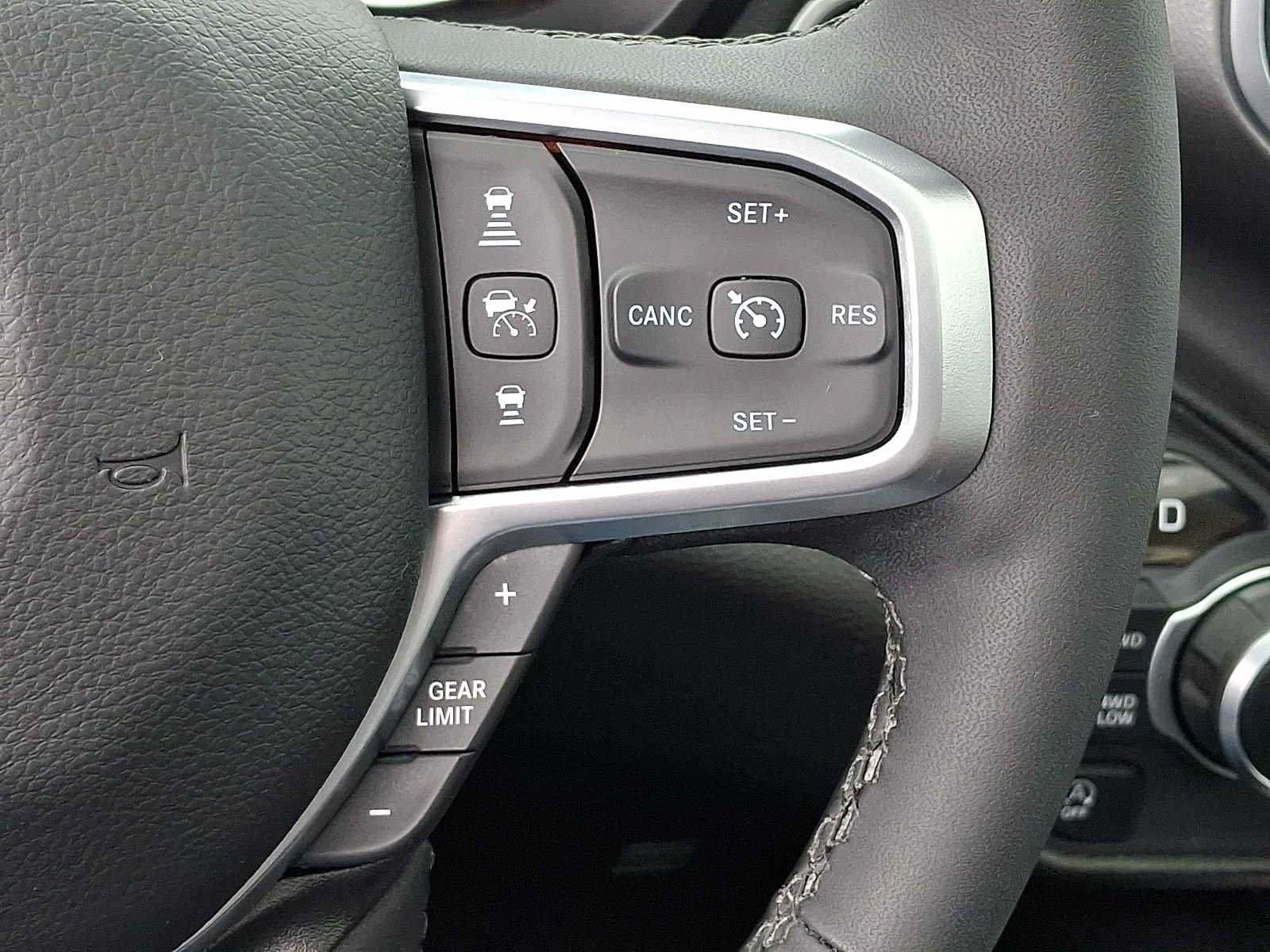 Used 2025 RAM 1500 Big Horn AWD/4WD image 24
