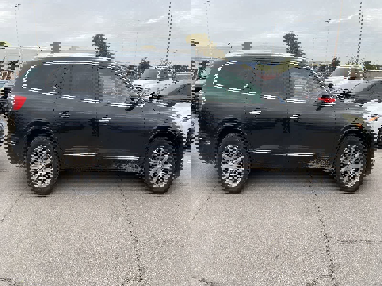 Used 2015 Buick Enclave Premium w/ Experience Buick Package image 4