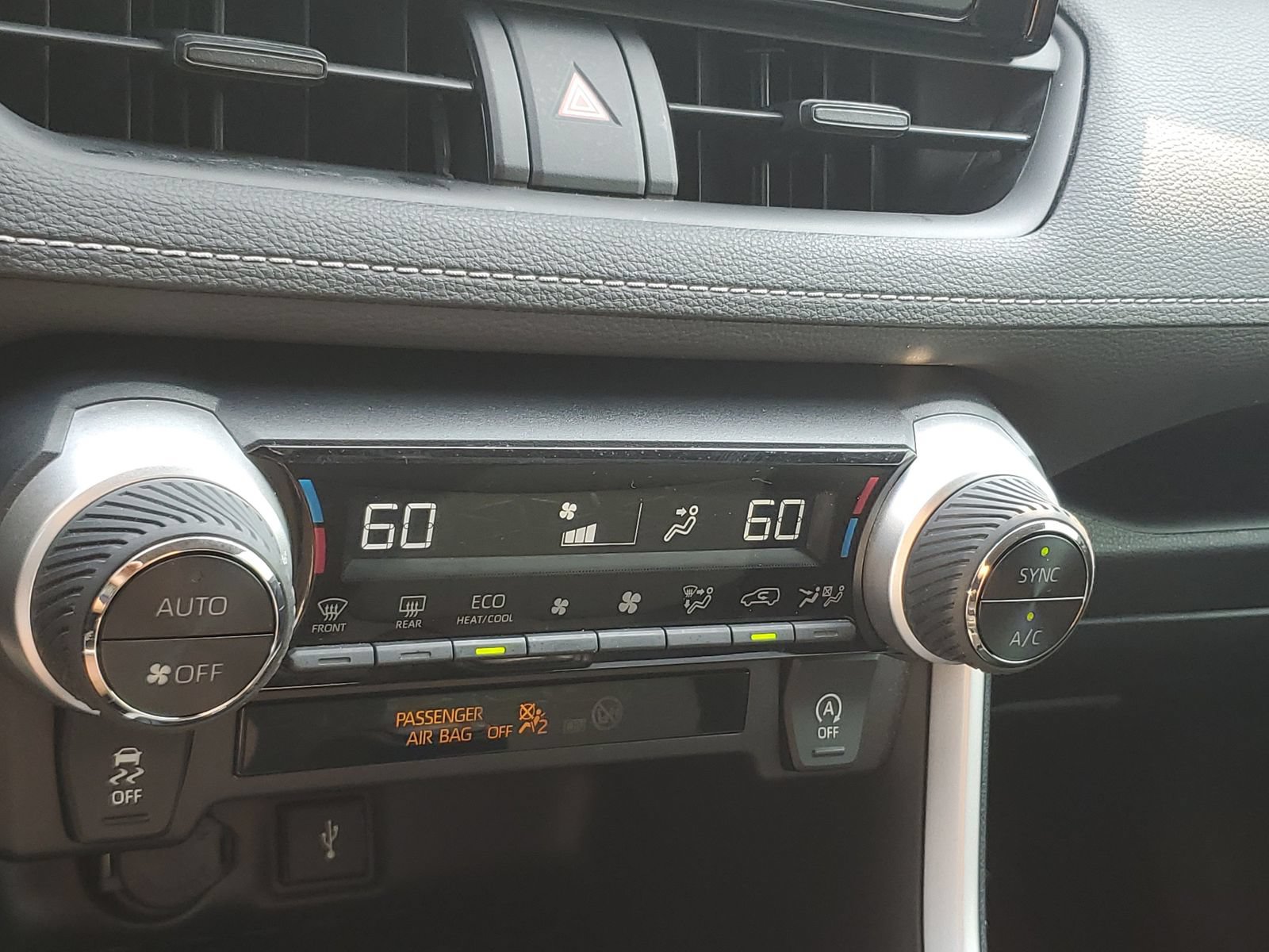 Certified 2021 Toyota RAV4 XLE FWD image 28