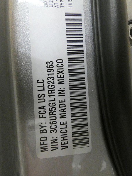 Used 2024 RAM 2500 Limited w/ Safety Group image 33