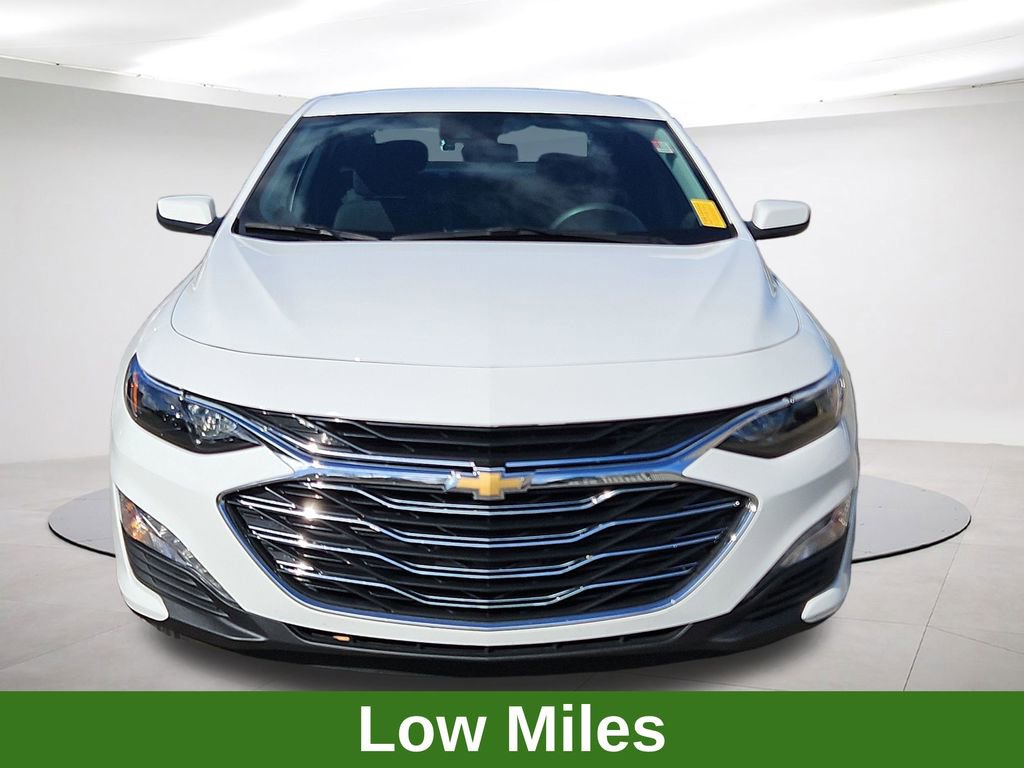 Used 2024 Chevrolet Malibu LT image 2