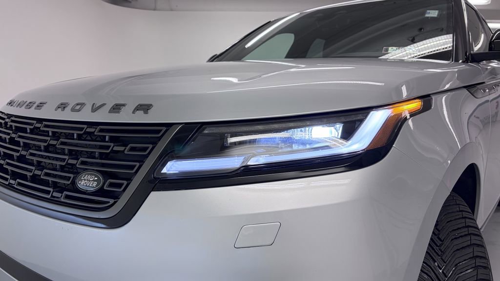 Used 2025 Land Rover Range Rover Velar S AWD/4WD image 11