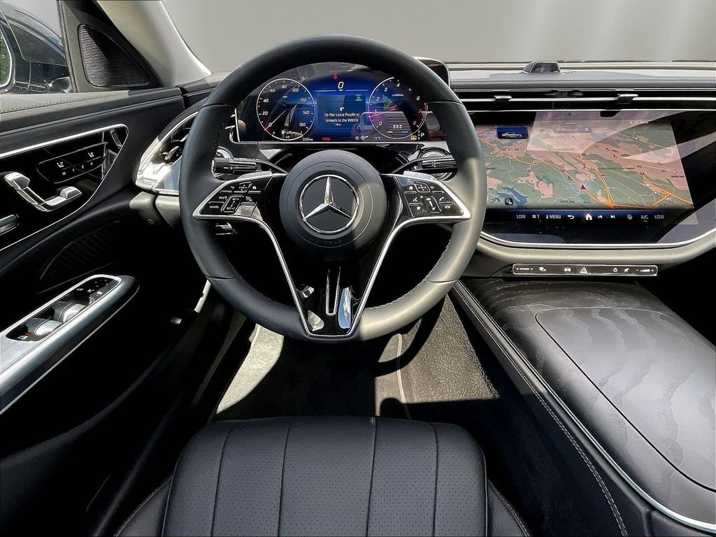 Certified 2025 Mercedes-Benz E 350 4MATIC Sedan w/ MBUS Superscreen Package image 10