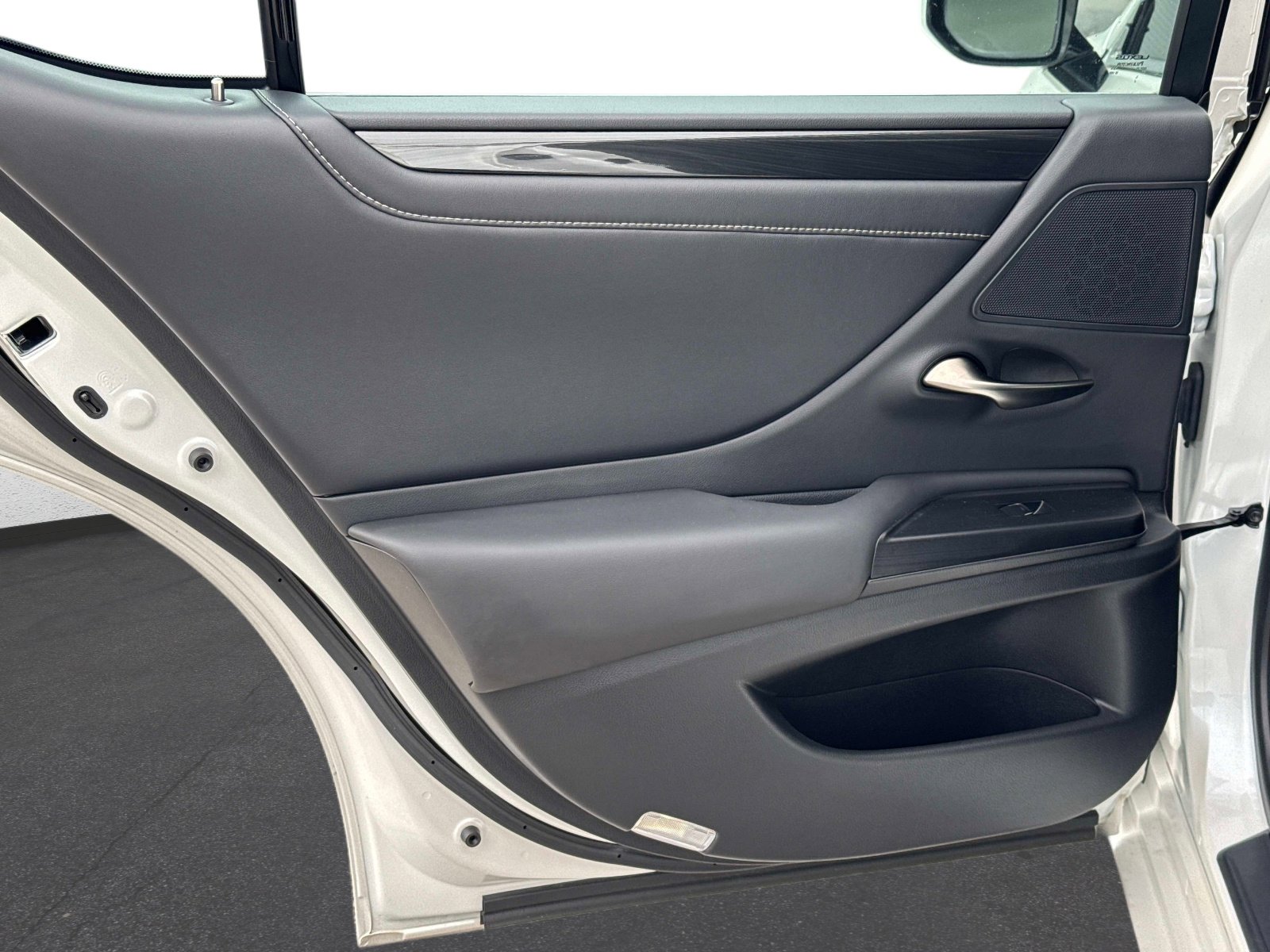 Certified 2021 Lexus ES 350 w/ Protection Package (P3) image 11