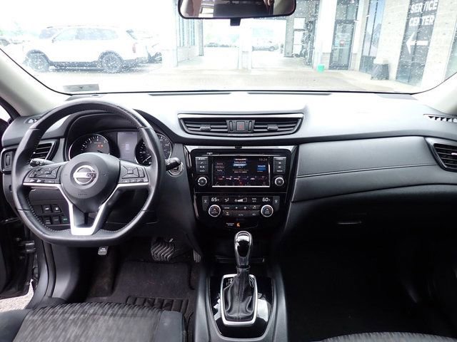 Used 2018 Nissan Rogue SV AWD/4WD image 18