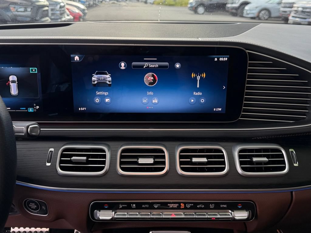 Used 2025 Mercedes-Benz GLS 450 4MATIC image 31
