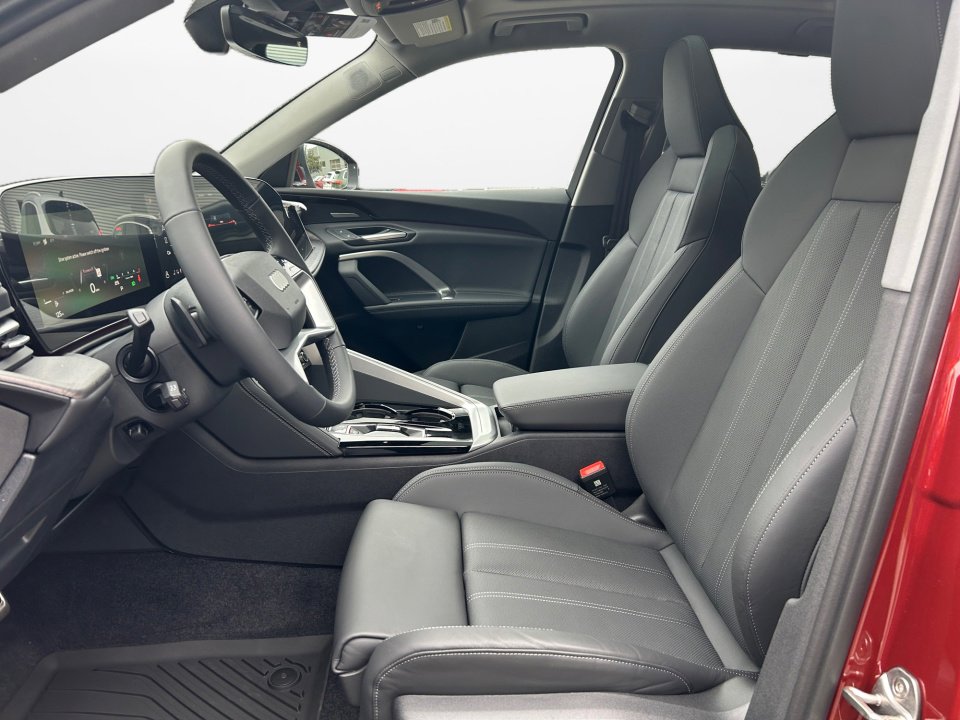 New 2025 Audi Q5 Prestige image 9