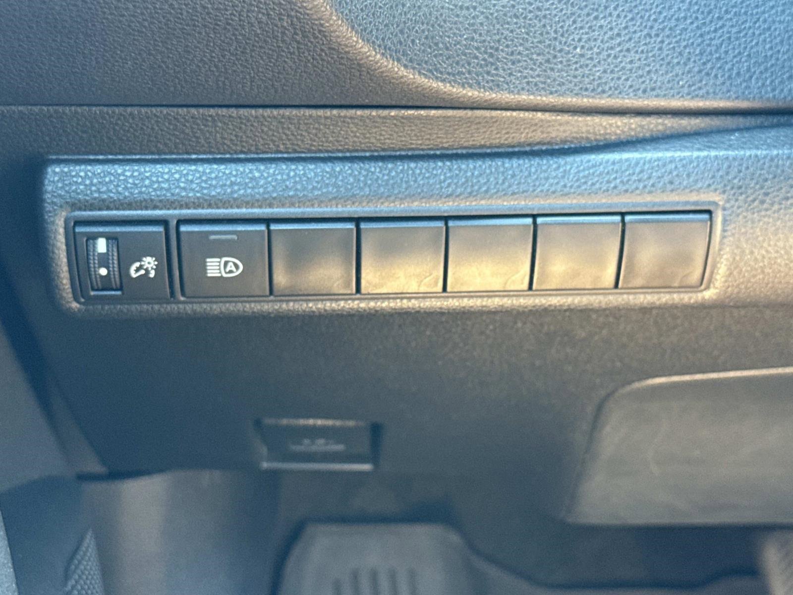 Used 2024 Toyota Corolla SE image 17