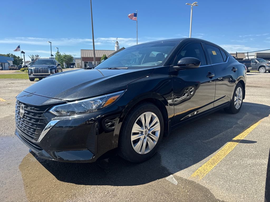 Used 2025 Nissan Sentra S FWD image 1