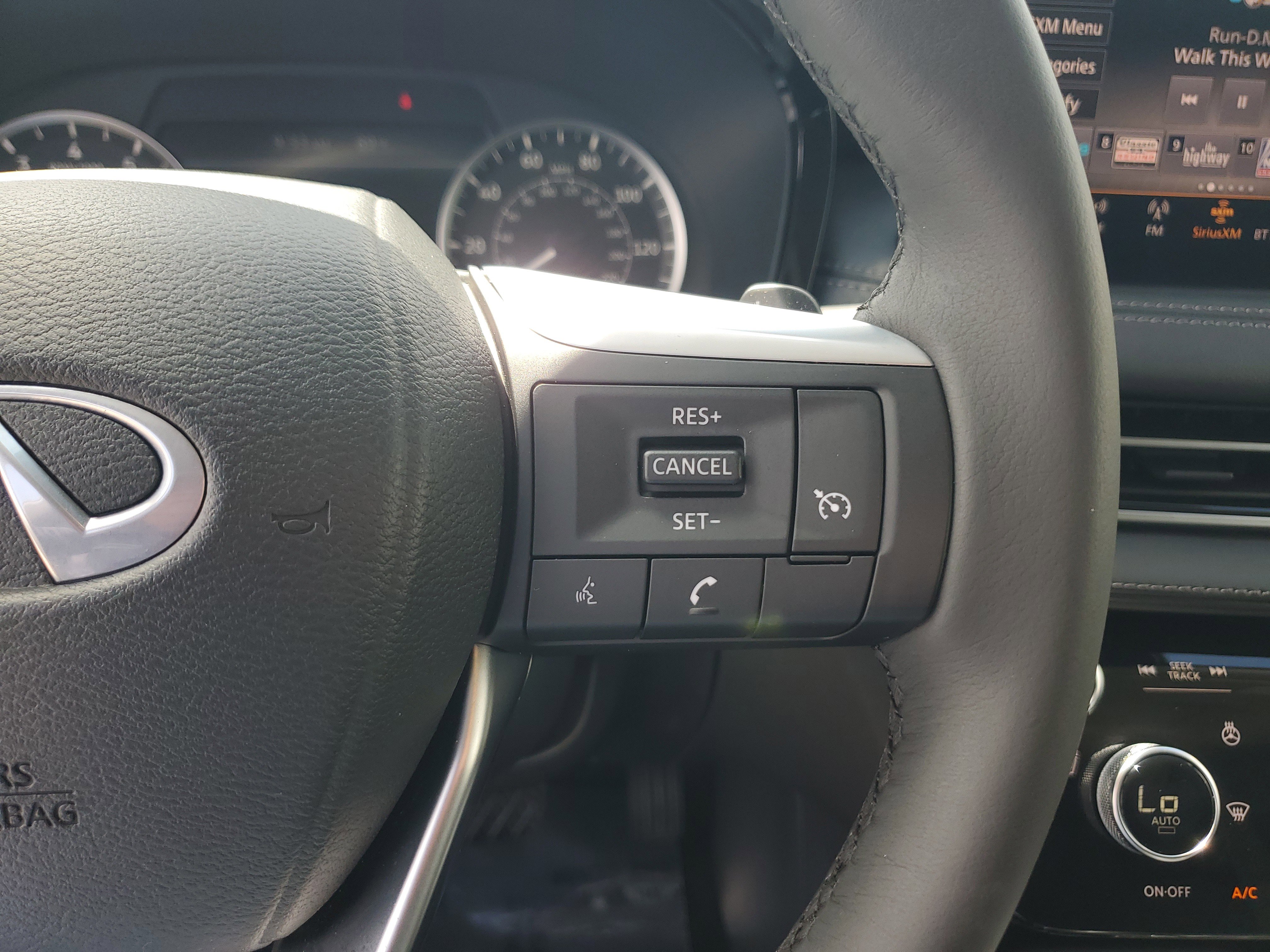 Used 2025 INFINITI QX60 Pure image 24