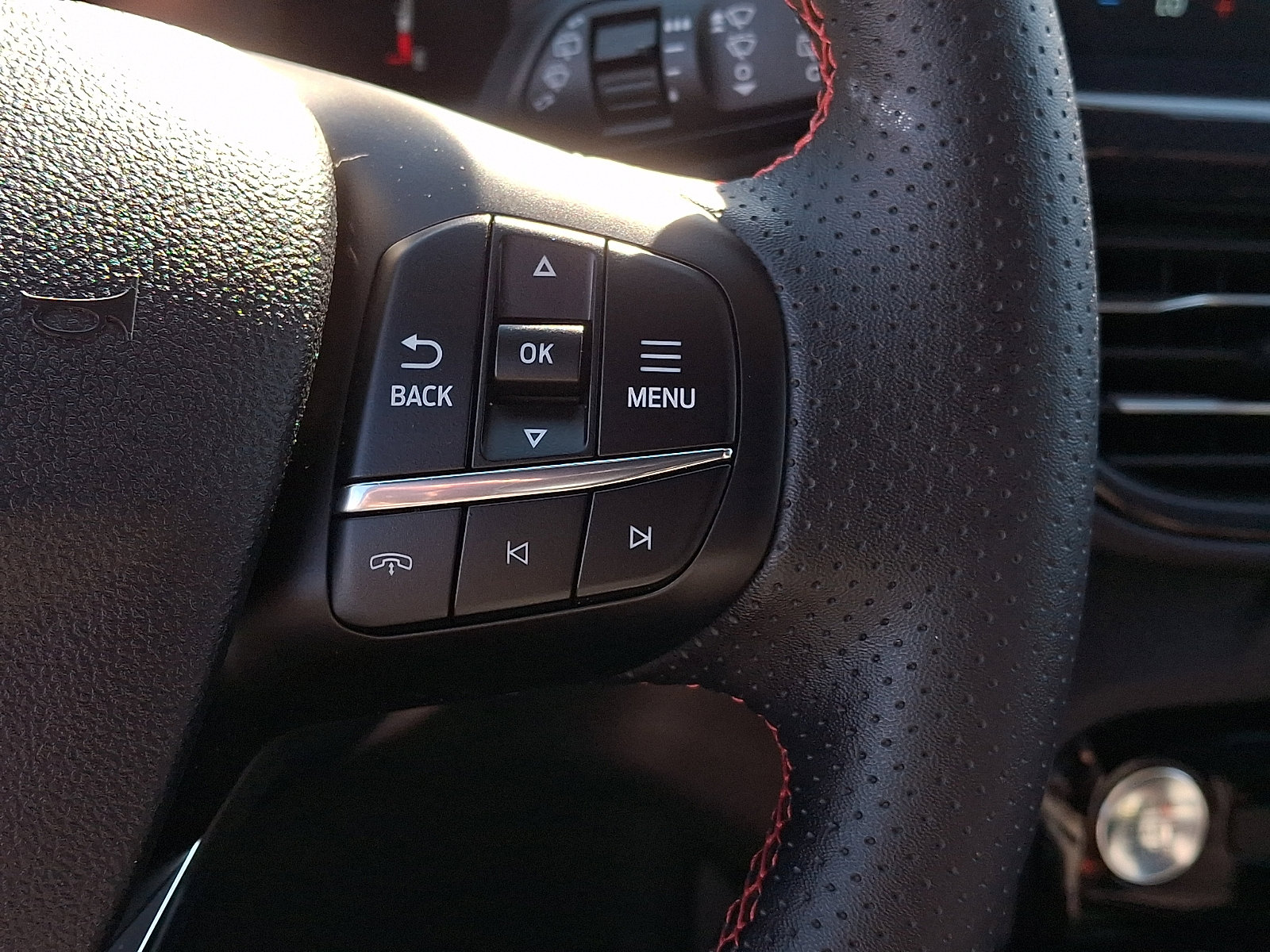 Used 2026 Ford Escape ST-Line w/ Tech Pack #1 image 24