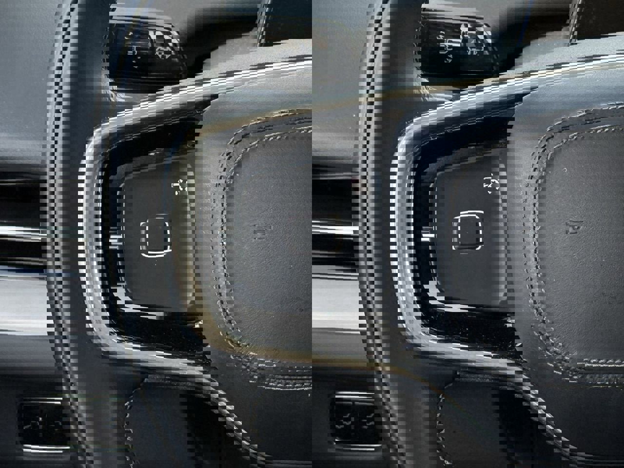 Used 2025 Lincoln Navigator Reserve image 14