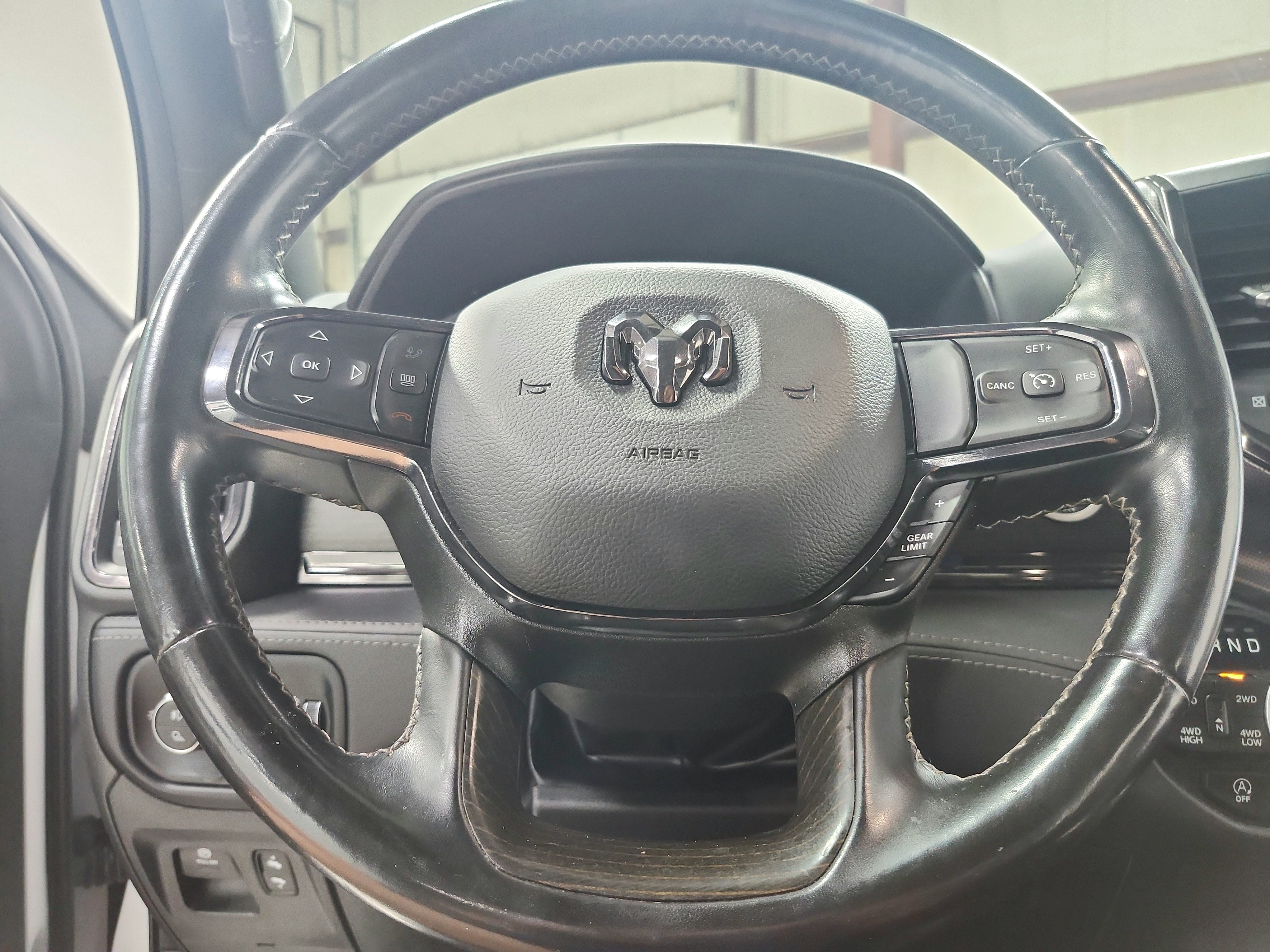Used 2023 RAM 1500 Limited w/ Body Color Bumper Group AWD/4WD image 41