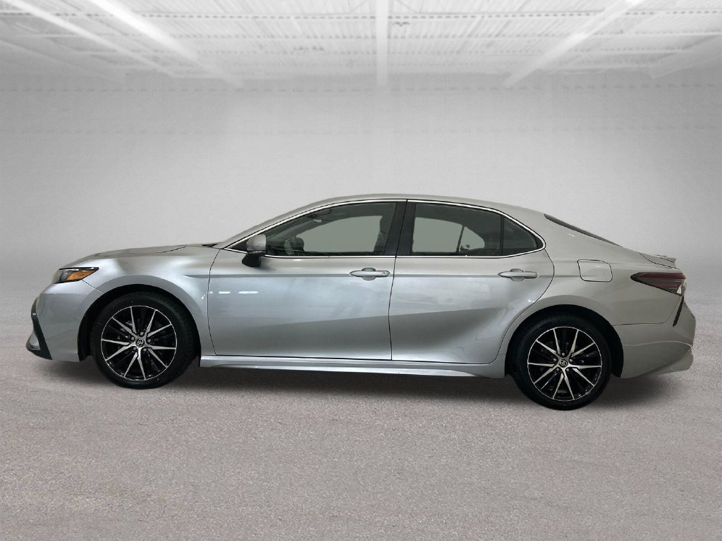Used 2024 Toyota Camry SE FWD image 2