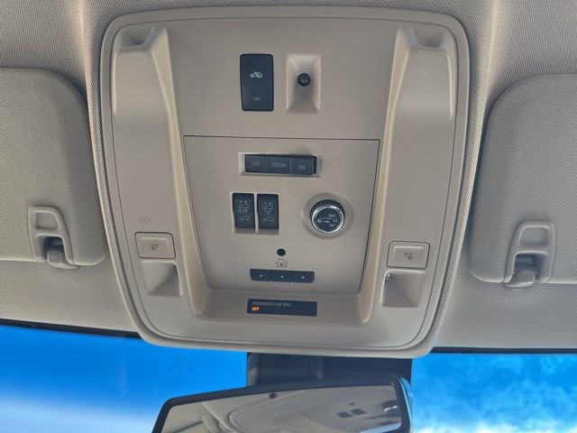 Used 2015 GMC Yukon XL Denali w/ Touring Package AWD/4WD image 28