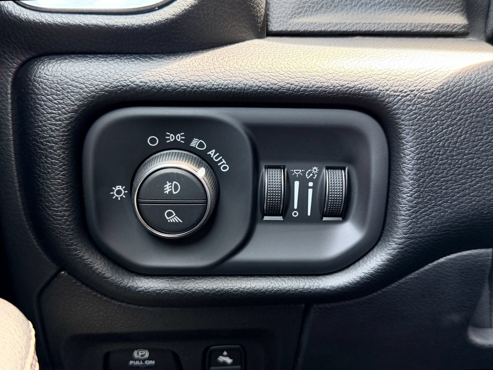 Used 2021 RAM 1500 Laramie w/ Sport Appearance Package AWD/4WD image 20
