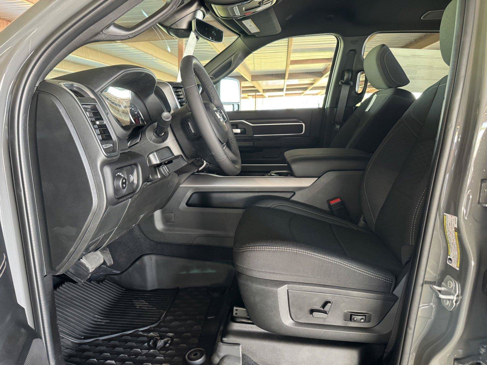 New 2027 RAM 3500 Big Horn AWD/4WD image 28