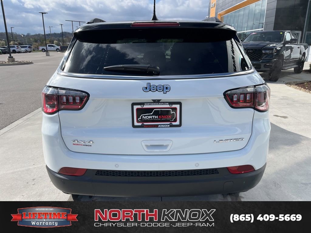 Used 2025 Jeep Compass Limited image 17