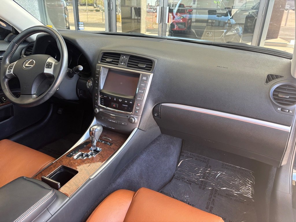 Used 2014 Lexus IS 250C w/ Luxury Package RWD image 29
