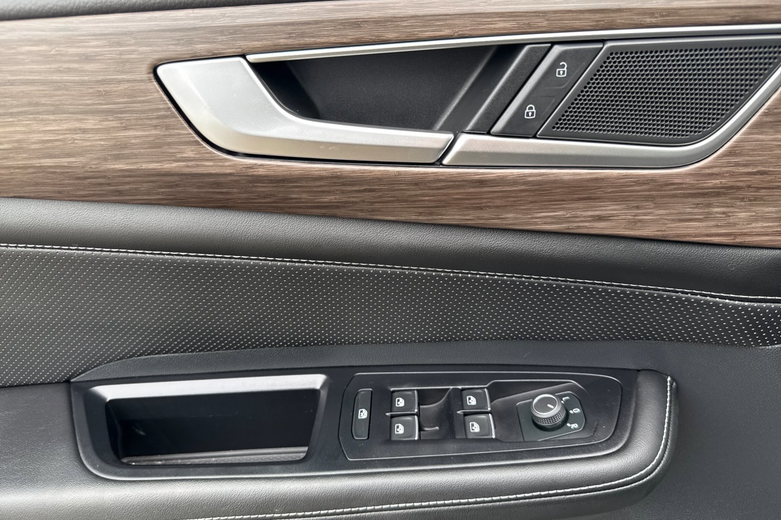 Certified 2024 Volkswagen Atlas SEL image 11