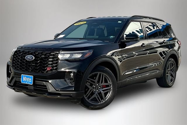 Used 2025 Ford Explorer ST AWD/4WD image 3