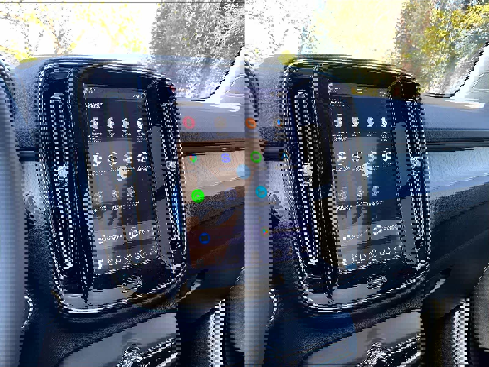 New 2026 Volvo XC40 B5 Core w/ Climate Package image 21