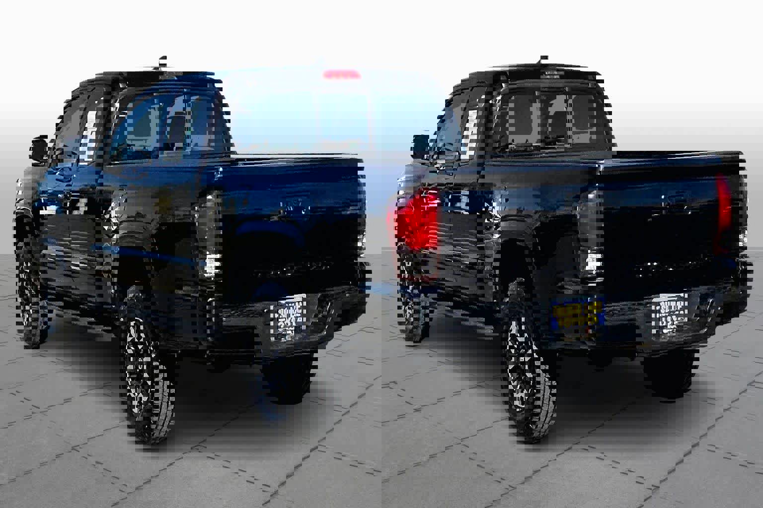 Certified 2018 Toyota Tacoma SR w/ SR Convenience Package image 11