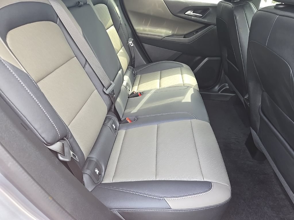 Used 2025 Chevrolet Equinox LT w/ Convenience Package II FWD image 33
